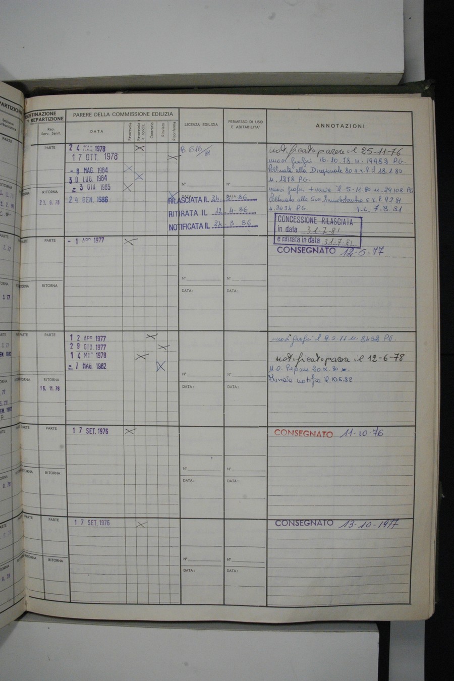 Foto del lato destro del registro con i dati della pratica 601/1976