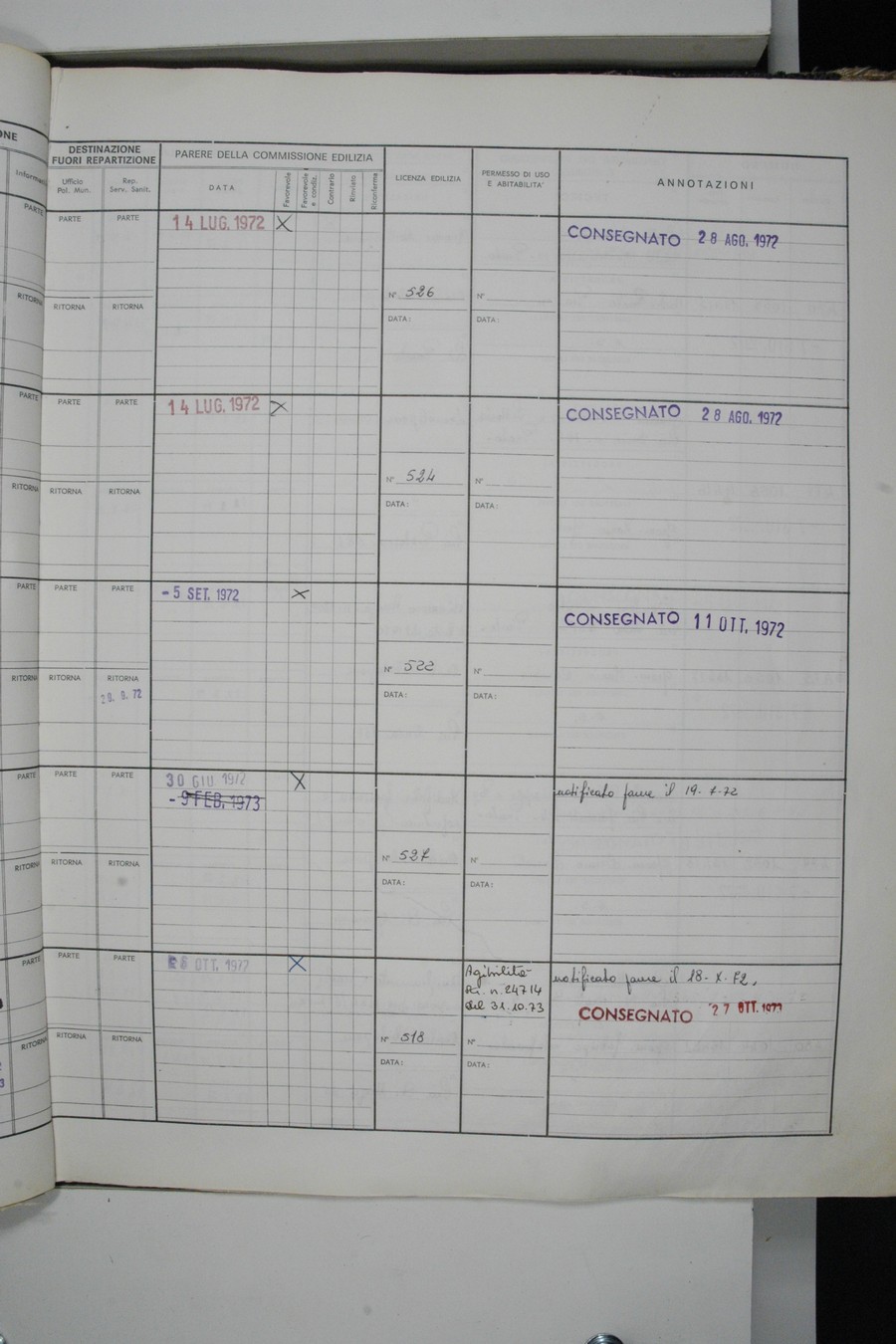 Foto del lato destro del registro con i dati della pratica 475/1972